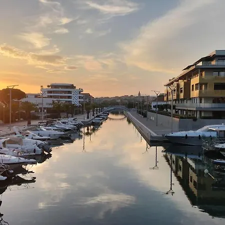 Appartamento Beau Duplex A Port Fréjus Esterno foto